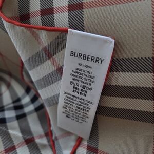 Burberry 100% Silk Check Scarf 90x90 Made in Italy – Classic Nova Check